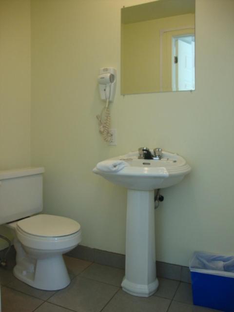 Motel & Hotel Le Luxembourg L'Ancienne-Lorette Room photo